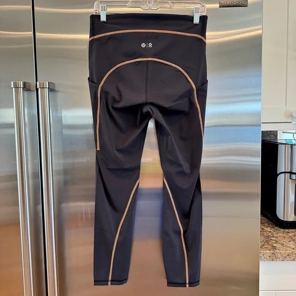 NWT Lululemon Power Thru Legging x Barry’s Tights in Black Orange colour seam​